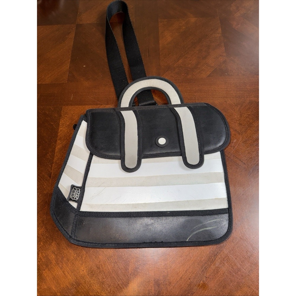 Jump From Paper‎ Bag